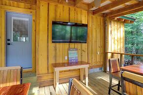 < 1 Mi to Devils Fork Recreation Area: Cozy Cabin!