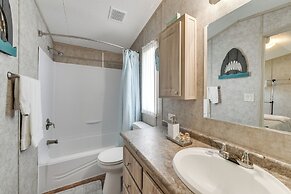 2 Mi to Anna Maria Island: Newly Built Home!