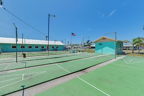 2 Mi to Anna Maria Island: Newly Built Home!