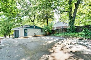 Walk to Golf: Cozy Home w/ Lush Yard in Atlanta!