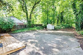 Walk to Golf: Cozy Home w/ Lush Yard in Atlanta!