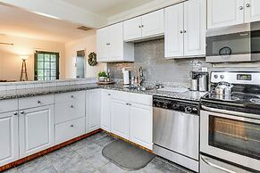 Walk to Golf: Cozy Home w/ Lush Yard in Atlanta!