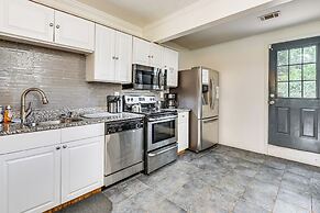 Walk to Golf: Cozy Home w/ Lush Yard in Atlanta!