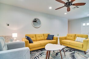 5 Mi to Beach: Tampa Retreat w/ Furnished Lanai!