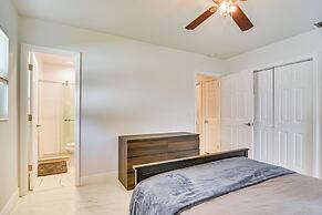 5 Mi to Beach: Tampa Retreat w/ Furnished Lanai!