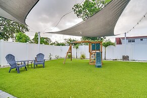 5 Mi to Beach: Tampa Retreat w/ Furnished Lanai!