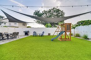 5 Mi to Beach: Tampa Retreat w/ Furnished Lanai!