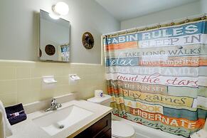 1 Mi to Greers Ferry Lake: Cabin w/ Pool Access