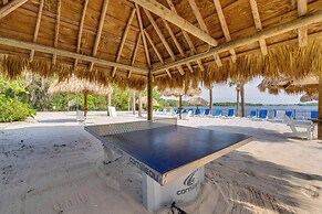 Balcony & Beach Access: Bahama Bay Resort Condo!