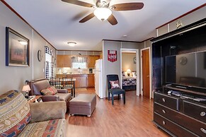 Boat, Swim & Hike: Cottage Near Greers Ferry Lake!