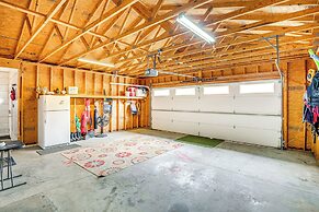 Boat, Kayak & Swim: Lake Guntersville Family Home