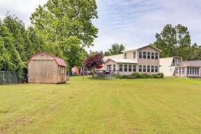 Boat, Kayak & Swim: Lake Guntersville Family Home