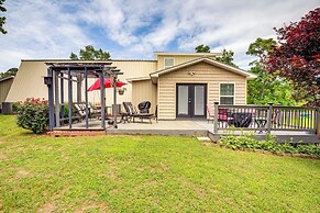 Boat, Kayak & Swim: Lake Guntersville Family Home
