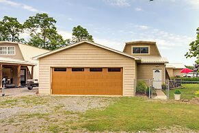 Boat, Kayak & Swim: Lake Guntersville Family Home
