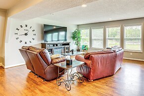 Boat, Kayak & Swim: Lake Guntersville Family Home