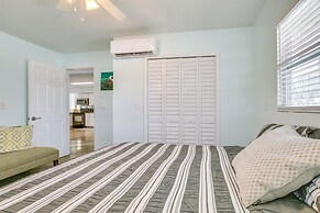 Walk to Beach: Family Retreat in Fort Myers Beach!