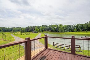Farm & Lake Views: Rural Mississippi Loft Apt
