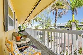 Steps to Shore: Cozy Condo in Fort Myers Beach!