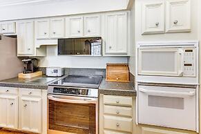 Deck & Mtn Views: Home in Colorado Springs