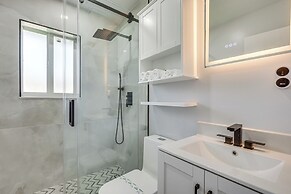 Private Backyard: Dog-friendly Wilton Manors Home!