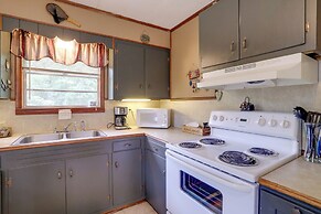 Outdoor Entertainment Areas: Greers Ferry Cottage!