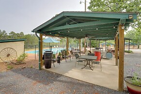 Outdoor Entertainment Areas: Greers Ferry Cottage!