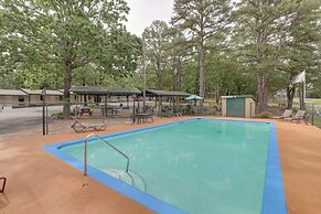 Outdoor Entertainment Areas: Greers Ferry Cottage!