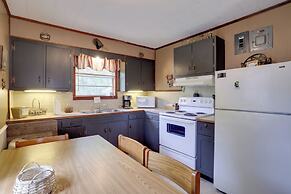 Outdoor Entertainment Areas: Greers Ferry Cottage!