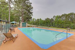 Outdoor Entertainment Areas: Greers Ferry Cottage!