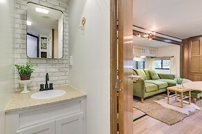 7 Mi to Torch Lake: Pet-friendly Getaway!