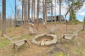 7 Mi to Torch Lake: Pet-friendly Getaway!