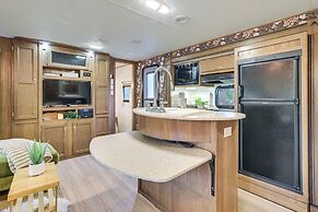 7 Mi to Torch Lake: Pet-friendly Getaway!