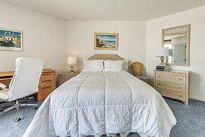 Ocean View & Pool Access: Condo in Myrtle Beach