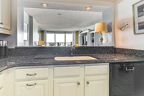 Ocean View & Pool Access: Condo in Myrtle Beach