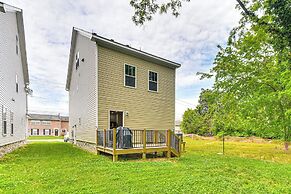 Walk to Dining: Sleek Hampton Home w/ Deck!