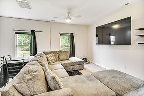 Walk to Dining: Sleek Hampton Home w/ Deck!