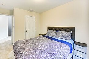 Walk to Dining: Sleek Hampton Home w/ Deck!