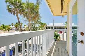 Walkable Gulf-view Getaway in Fort Myers Beach!