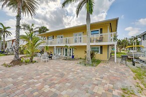 Walkable Gulf-view Getaway in Fort Myers Beach!