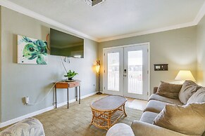 Walkable Gulf-view Getaway in Fort Myers Beach!