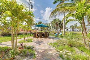 Walkable Gulf-view Getaway in Fort Myers Beach!