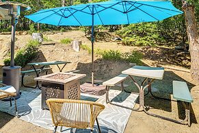 Peaceful Forest Views & Patio: Twain Harte Home