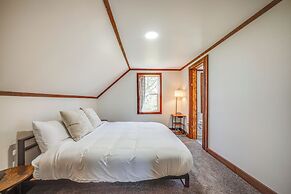 3 Mi to Lake Michigan: Charming Kewaunee Hideaway