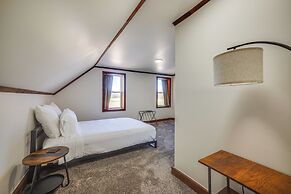3 Mi to Lake Michigan: Charming Kewaunee Hideaway