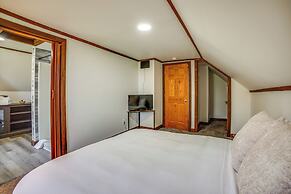 3 Mi to Lake Michigan: Charming Kewaunee Hideaway