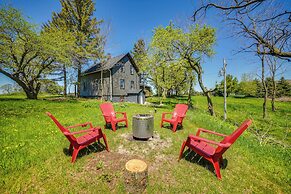 3 Mi to Lake Michigan: Charming Kewaunee Hideaway