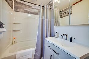 3 Mi to Lake Michigan: Charming Kewaunee Hideaway