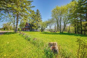 3 Mi to Lake Michigan: Charming Kewaunee Hideaway