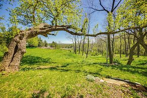 3 Mi to Lake Michigan: Charming Kewaunee Hideaway