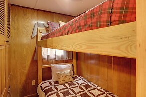 Greers Ferry Lake Escape: Cabin w/ Pool Access